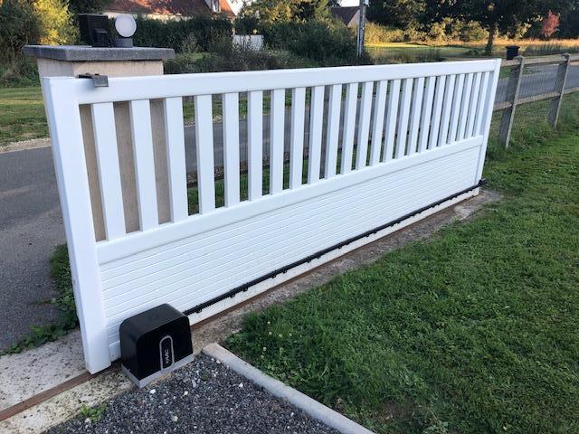 Pose d'un portail coulissant et son portillon près de Chartres