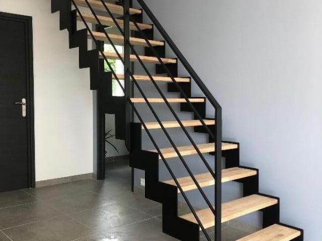 Pose d'un escalier métallique et bois à longny les villages dans l'orne 