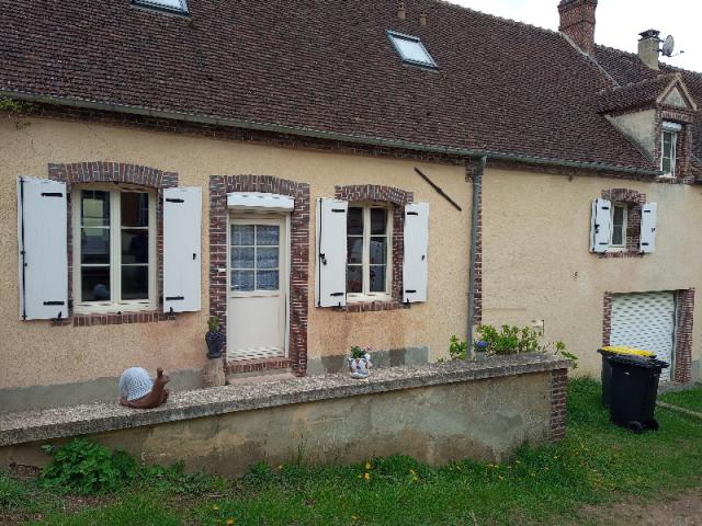 Réalisation de volets battants en PVC sur la commune de Saint Victor de Buthon